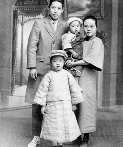 89年叶飞受邀访问菲律宾，临行前向中央提出：访菲时能为父母扫墓