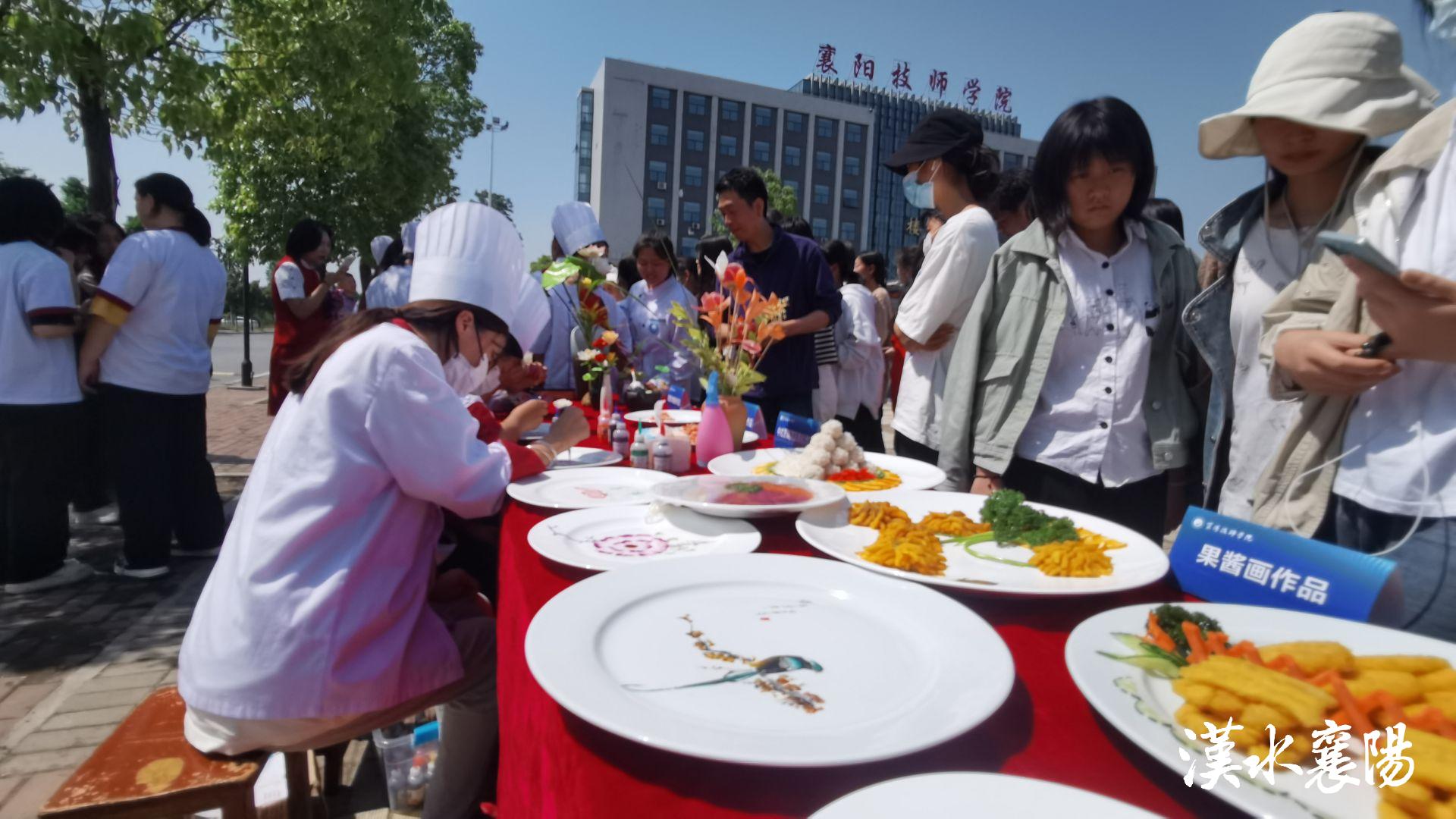 接轨市场！果浆画、版画印刷、直播带货......这所学校的新兴课程好就业