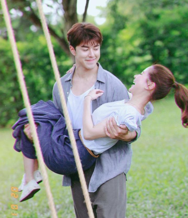 偶像剧照进现实！泰国顶流女星被男演员公开告白，5年友情变爱情