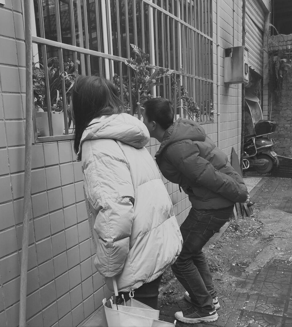 宝宝上幼儿园一哭就忍不住怎么办,如何缓解小孩上幼儿园哭的问题