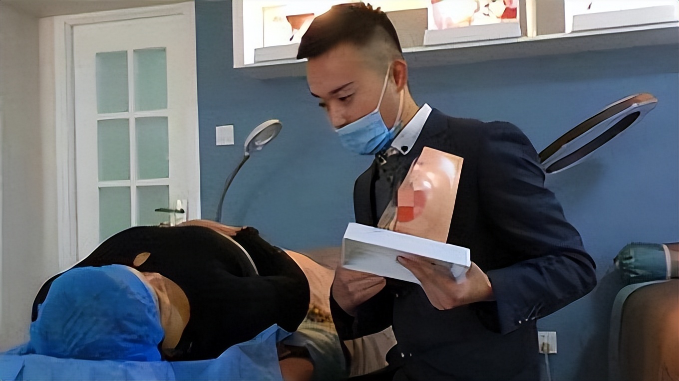 做催乳师一个月挣多少钱,90后小伙做催乳师