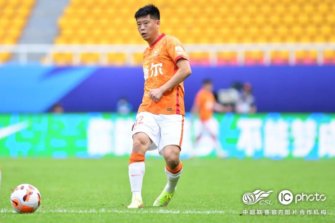 前线丨卡耶维奇、福布斯联袂进球，武汉长江2:1战胜广州队