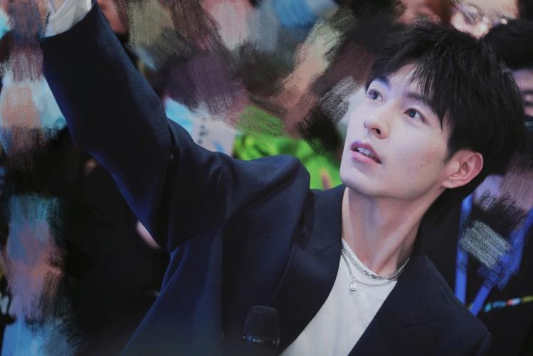 欢迎北大校草郭文韬,郭文韬谈北大和清华