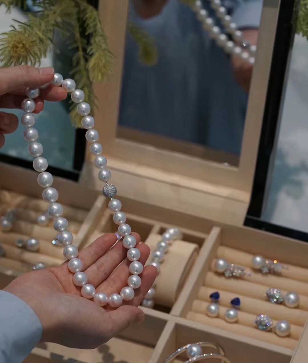 如何分辨澳白珍珠品质好,珍珠知识与保养方法