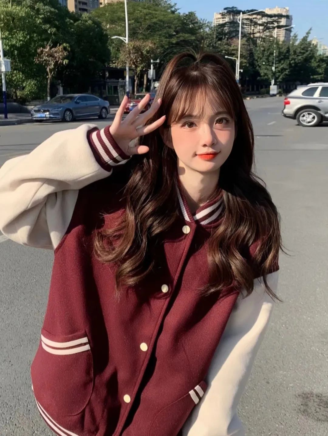 今年别再披头散发了三款减龄发型,秋冬季更适合有氛围感的发型