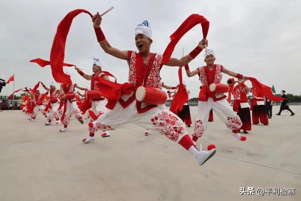 中国—中亚峰会今明两天在西安举行；1-4月陕西与中亚贸易继续保持高速增长→【5月18日周四新闻速览一分钟】