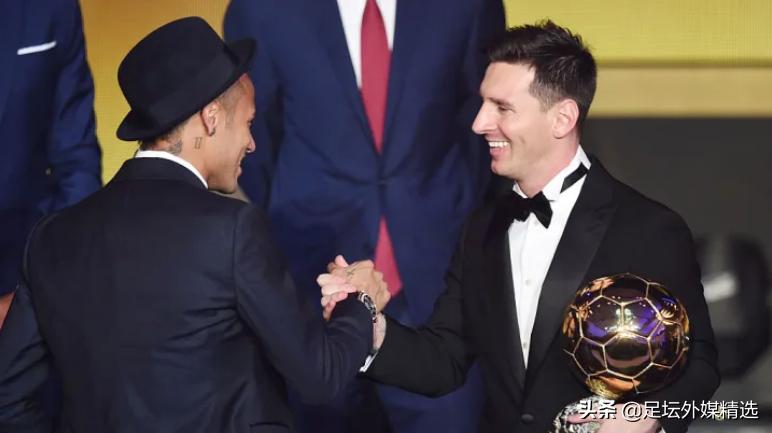 为明年，内马尔向圣诞老人“祈祷”七份圣诞礼物