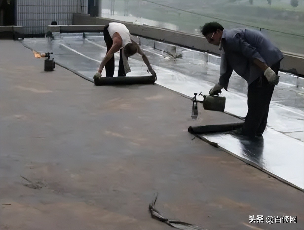楼顶防水漏水施工员担什么责任,楼顶做完防水依旧漏水咋回事