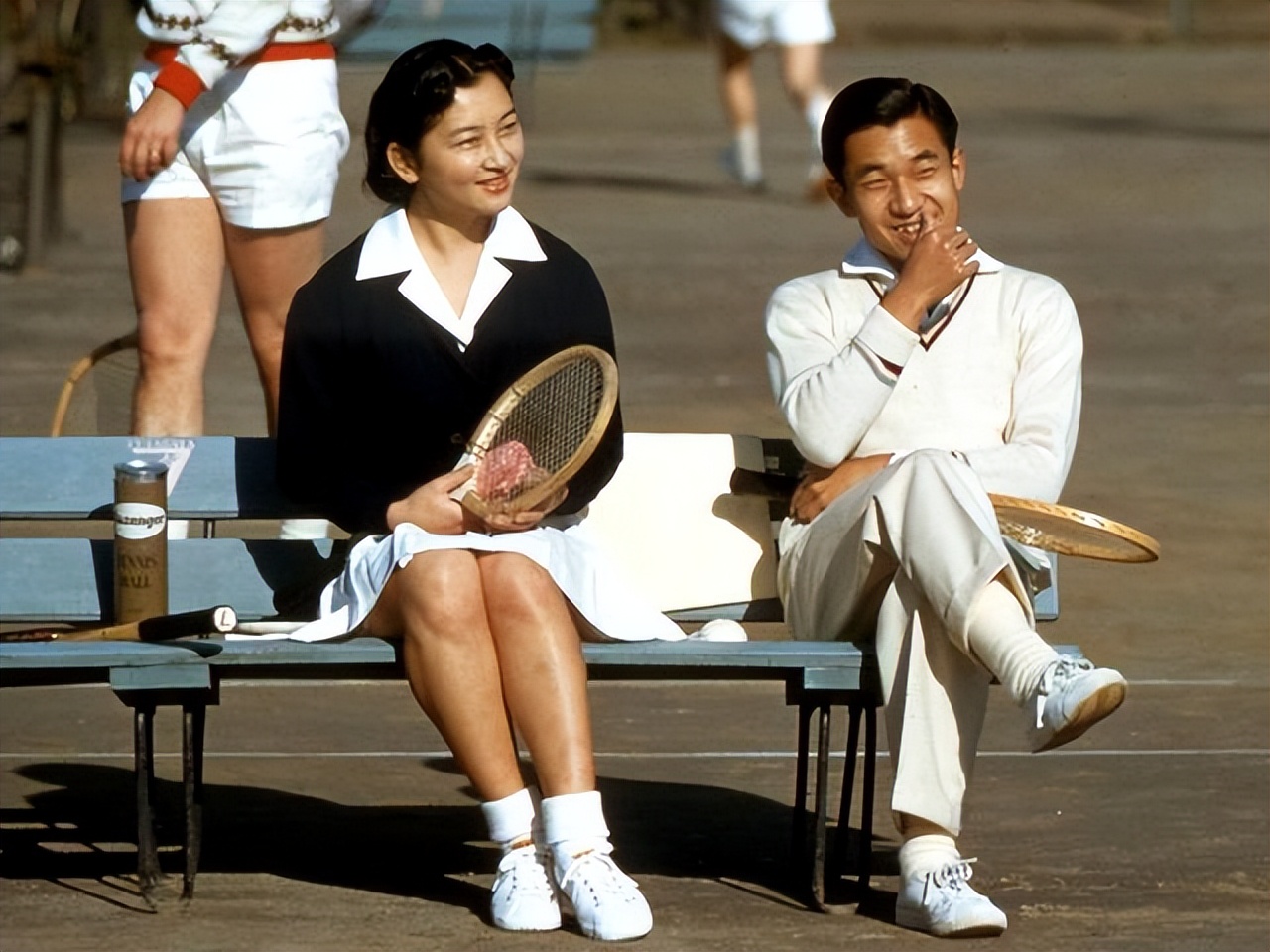 日本首位平民皇后：因打网球被太子看上，嫁入皇室后却被逼得抑郁