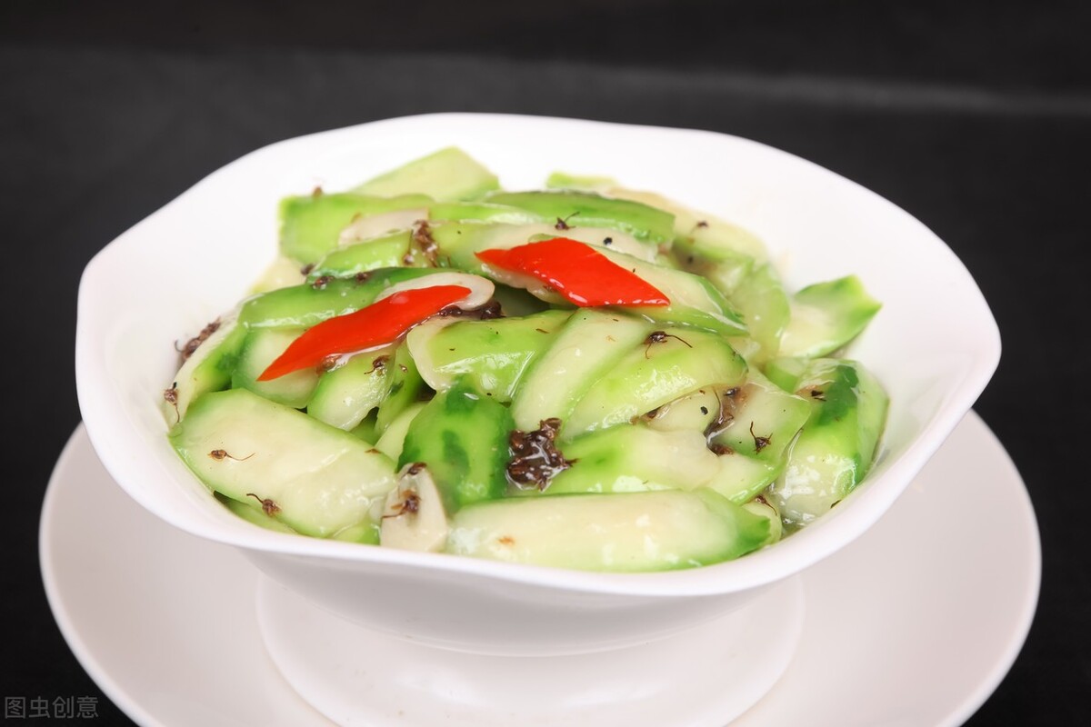 清炒丝瓜不焯水会黑吗,炒丝瓜切记不要先放油