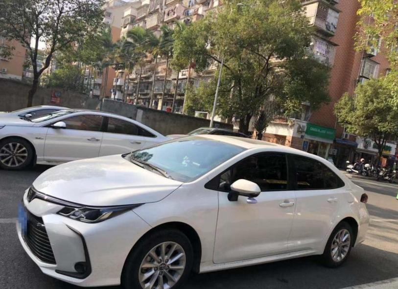 轩逸e-power和卡罗拉双擎怎么样选,丰田卡罗拉和日产轩逸经典怎么选