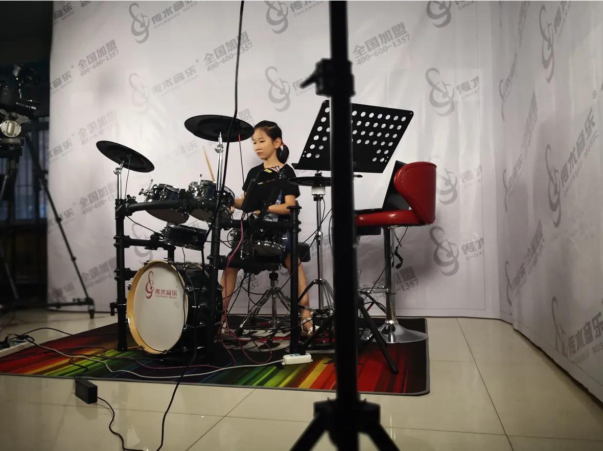 吉他好学吗多久能学会一首曲子,吉他好学吗想买的话有什么推荐吗