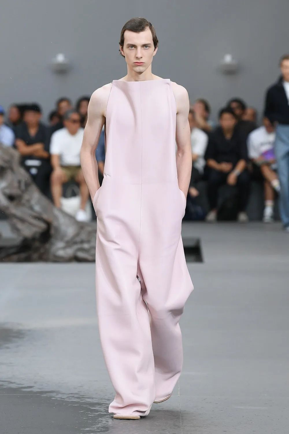 2022年秋冬巴黎高级时装周男装,巴黎2024春夏男装秀