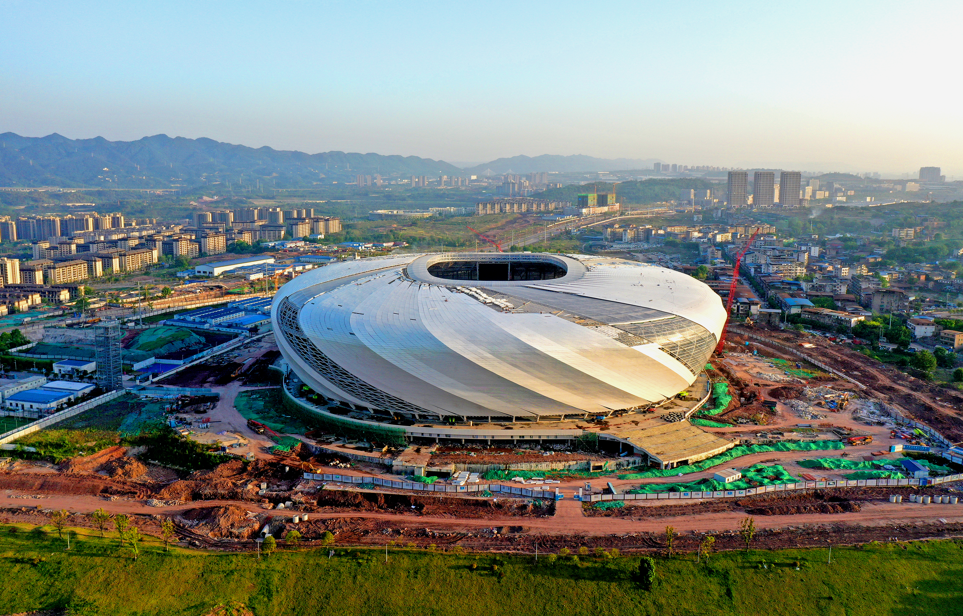 龙兴足球场灯光调试,龙兴足球场花墙