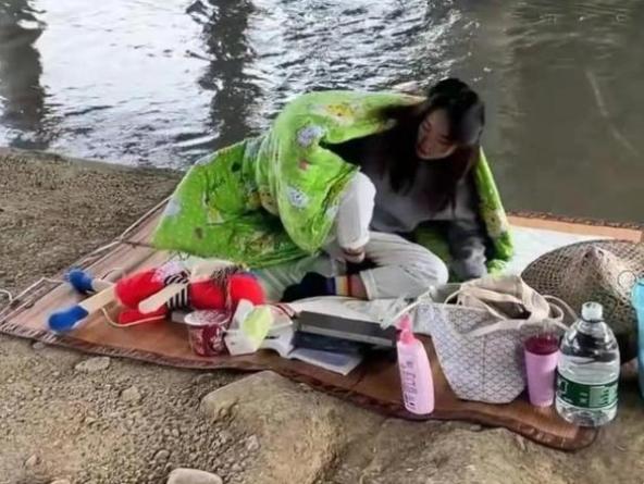 成都女大学生创业失败睡桥洞,创业失败女大学生