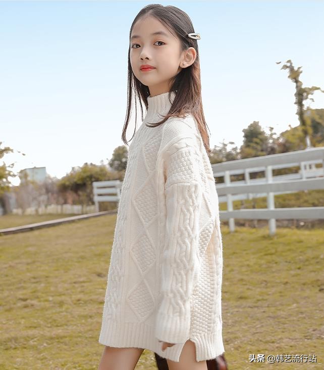 童装宽松毛衣最新款,今年女童装最流行毛衣的款式