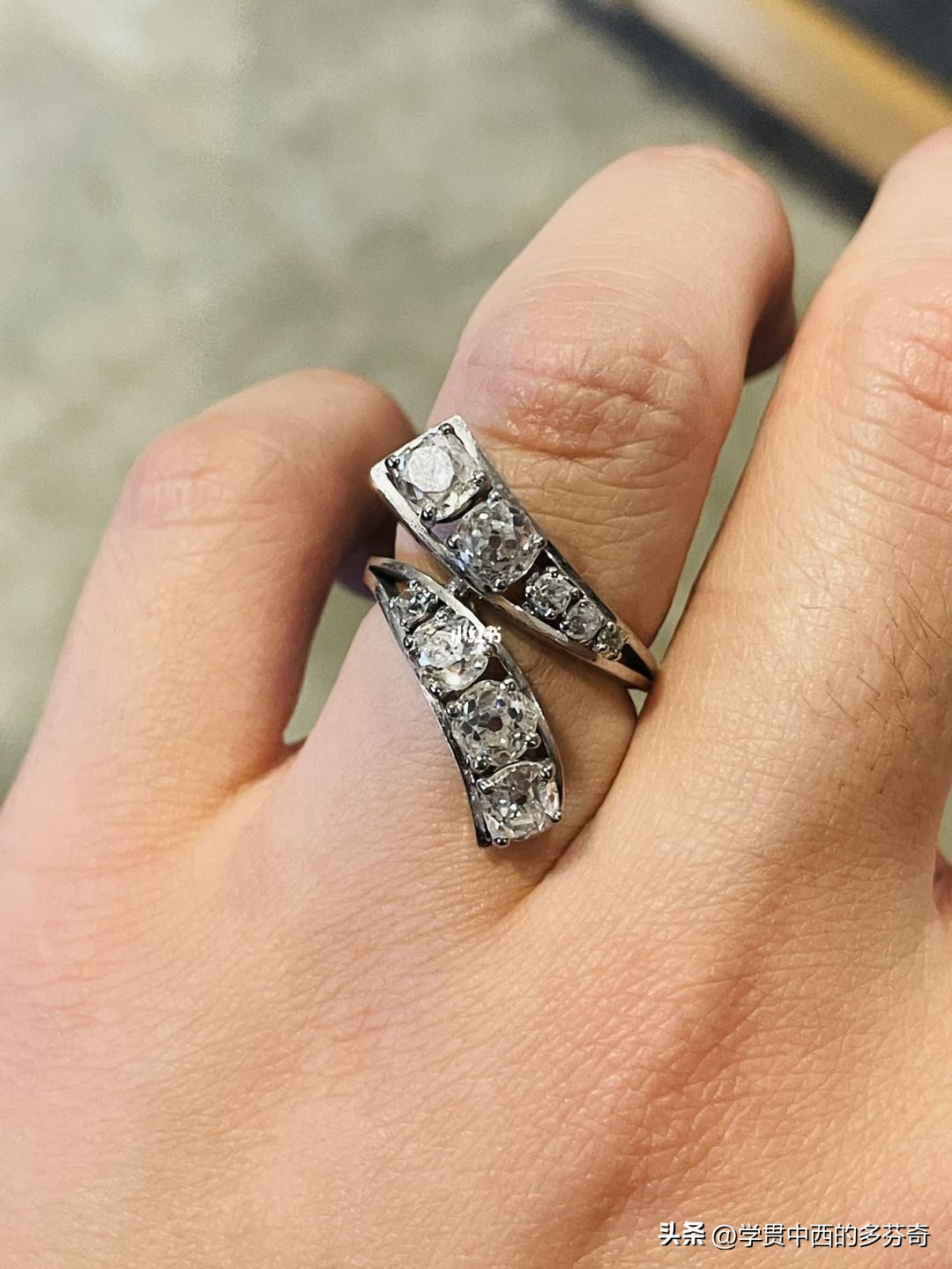 结婚戒指什么时候传入中国,哪个年代的戒指都是祖传的