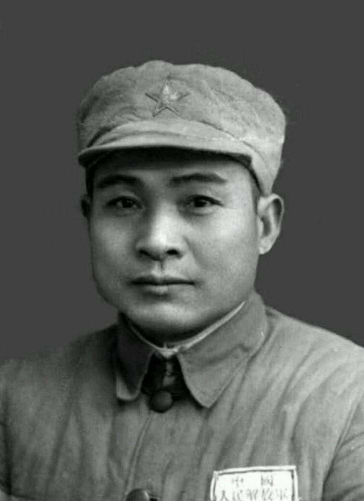 胡奇才突遭敌机轰炸,不怒反喜:我军赢定了