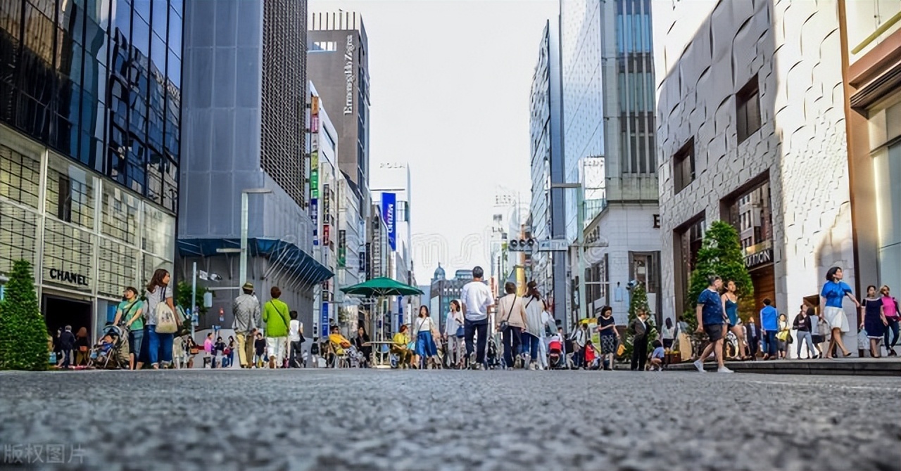 日本网购为什么比实体店好,为什么日本人喜欢去实体店购物