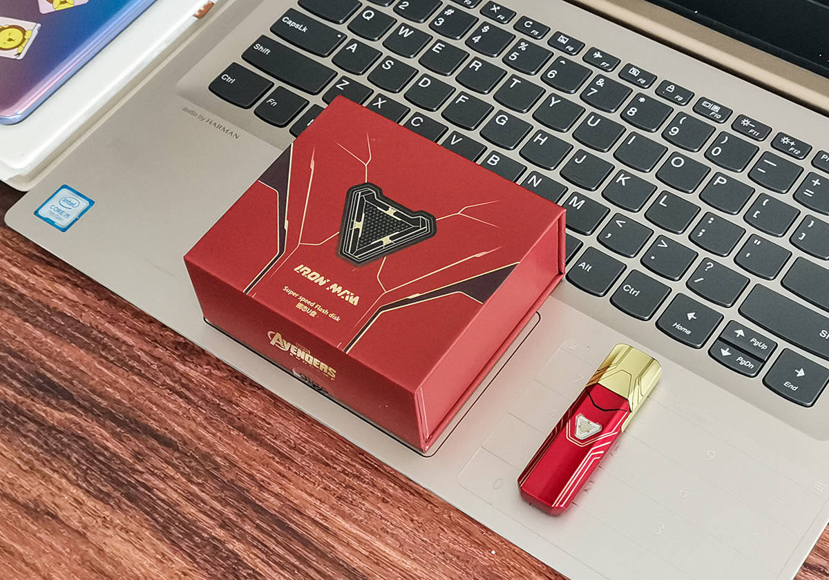 你用过USSD固态U盘吗，比普通U盘快五倍，外形神似钢铁侠