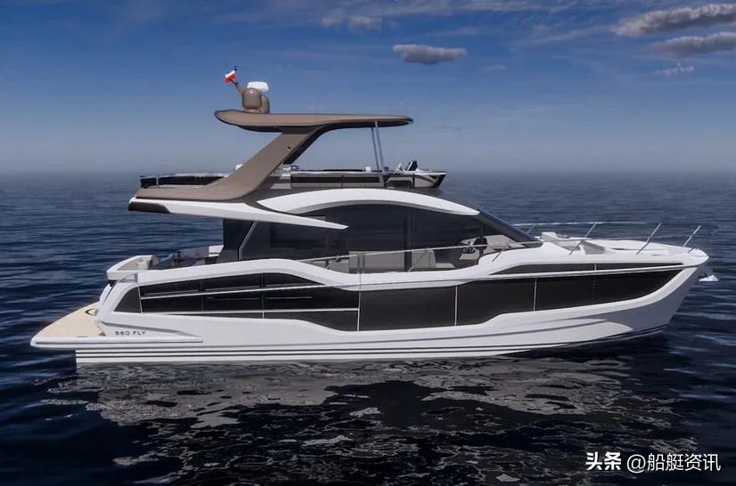 Galeon具有海滩模式的560飞桥艇