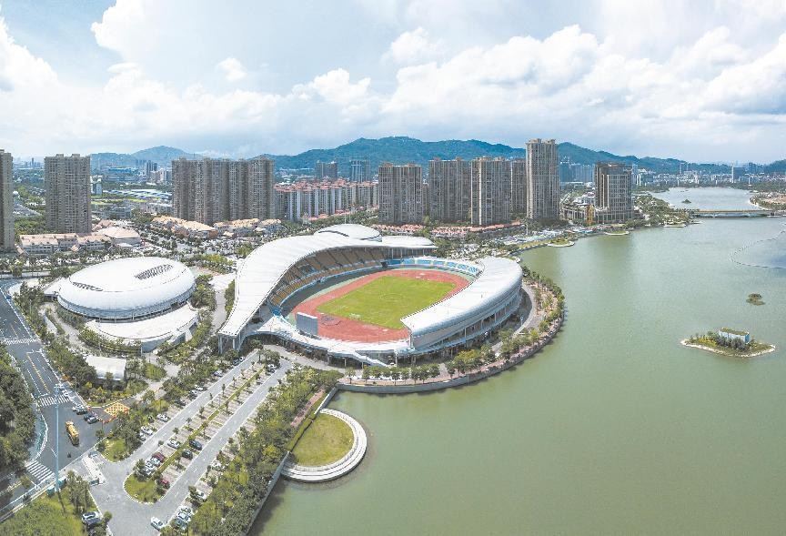 潮起潮涌千帆竞渡,千帆竞发浪潮涌百舸争流