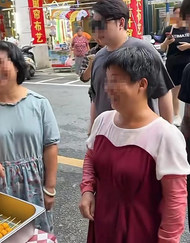 港星摆摊卖鱼蛋,港星卖鱼蛋