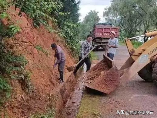 交运集团防汛紧急预案,县公路局全力以赴防汛抢险保畅通