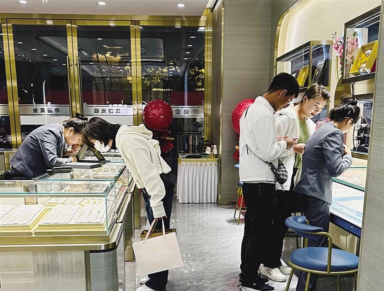 首饰黄金一克价格,首饰金价为啥五百多呢