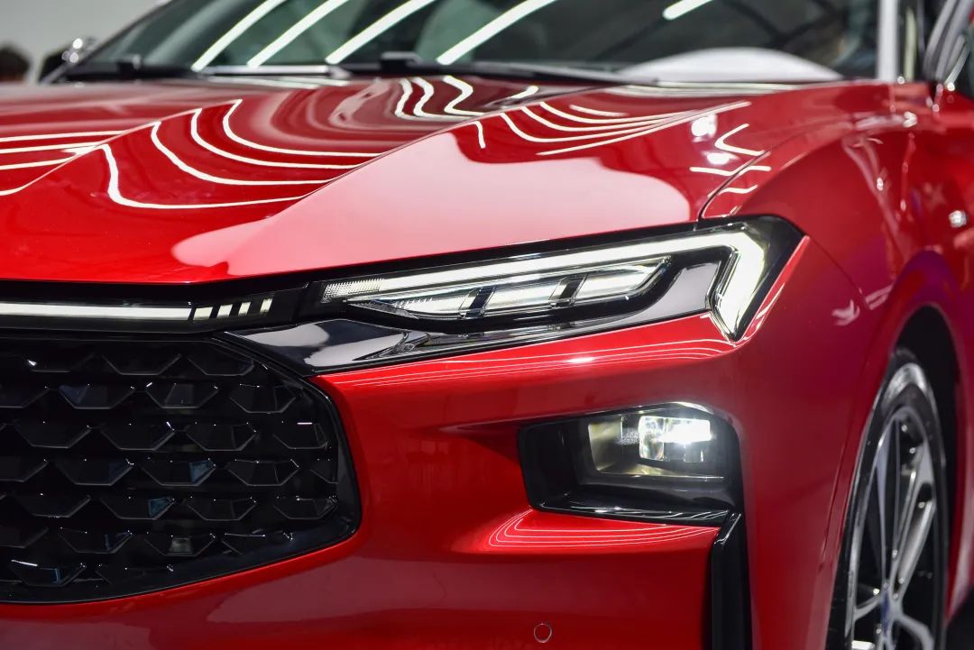 18款蒙迪欧2.0顶配深度测评,2.0凯美瑞和1.5t蒙迪欧哪个动力大