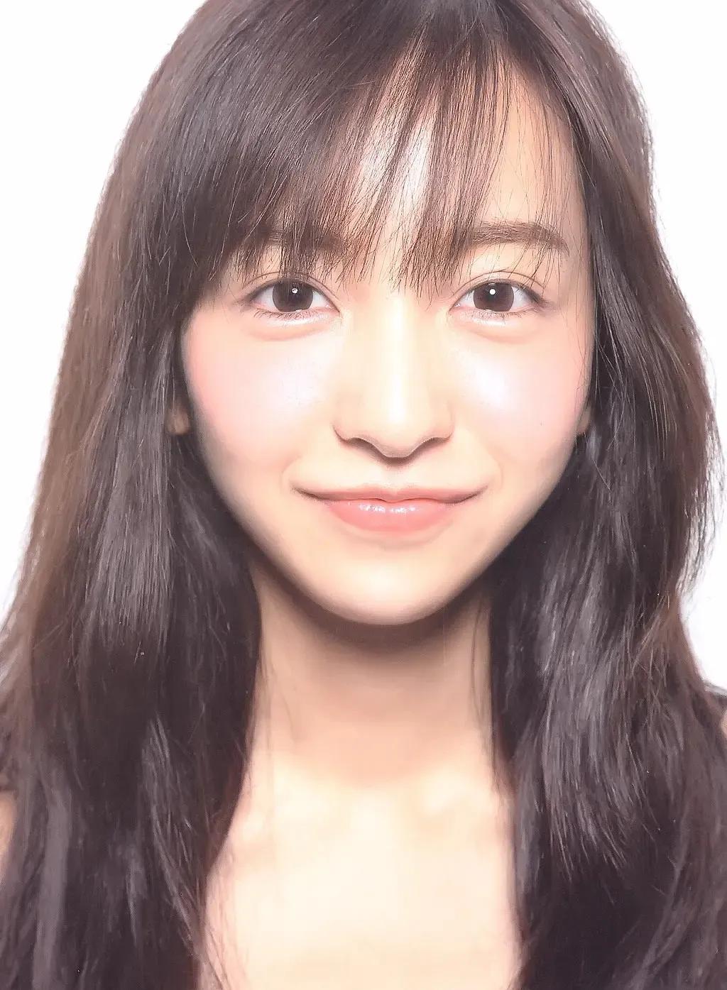 棒球选手的美人妻集结AKB48板野友美秀恩爱