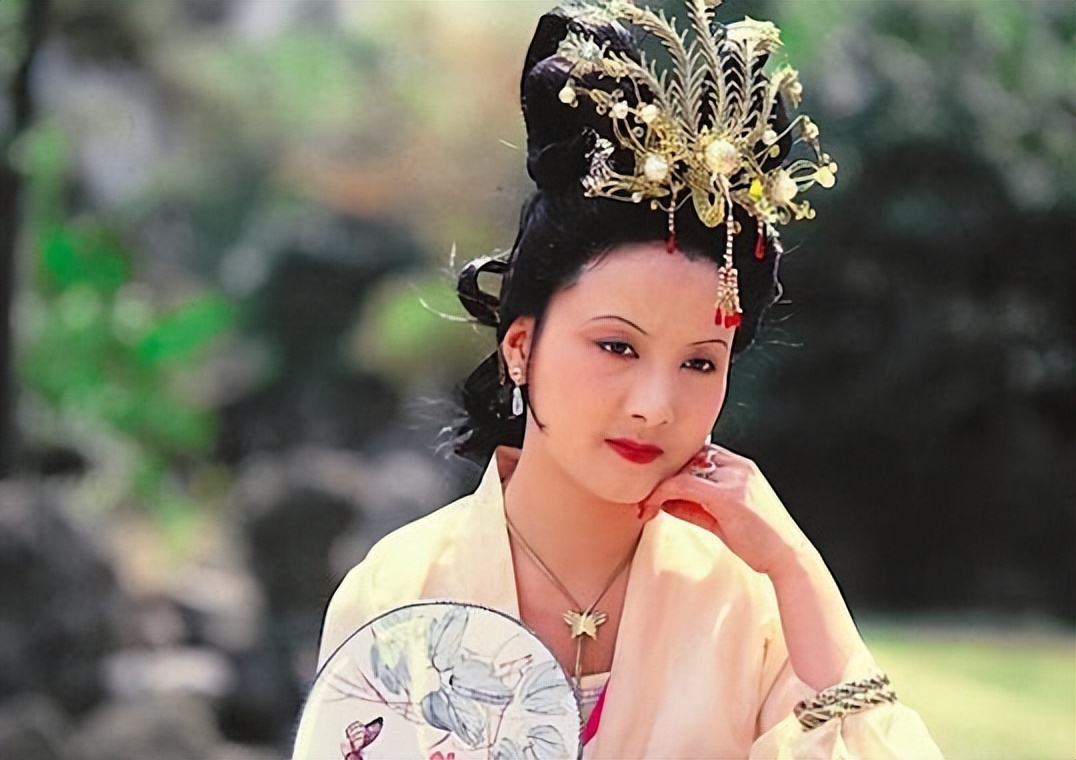 为继子终生不育、为继女隐婚10年，娱乐圈的明星后妈，只服这10位