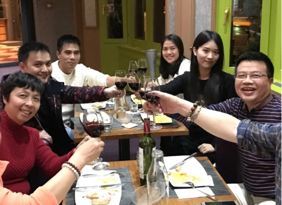 买红酒的盖子,红酒是铁瓶盖还是软木塞的好