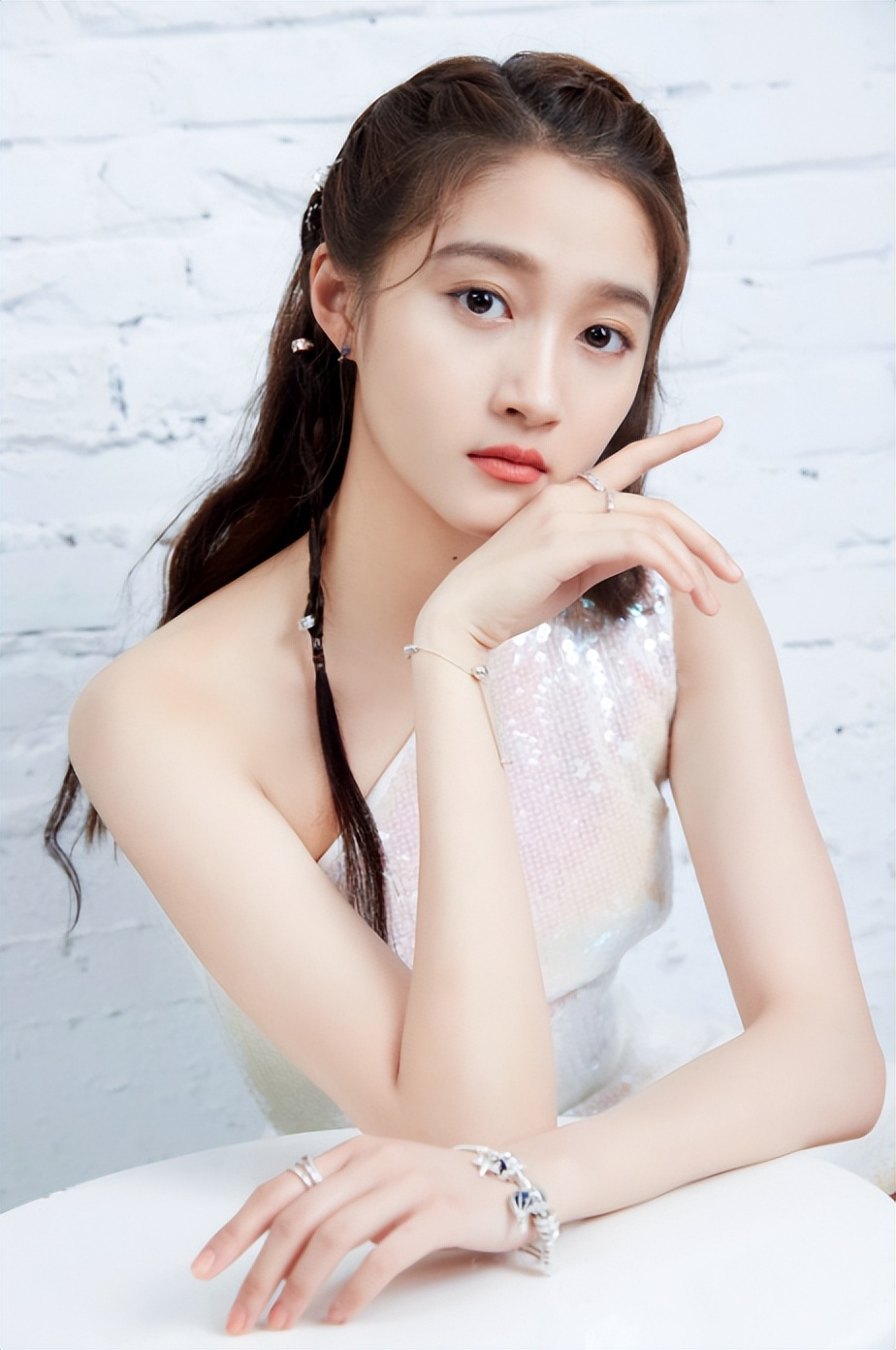 鹿晗33岁了吗,鹿晗在娱乐圈到底有多火