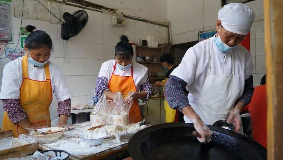 上海最大的锅贴店,上海锅贴百年老店