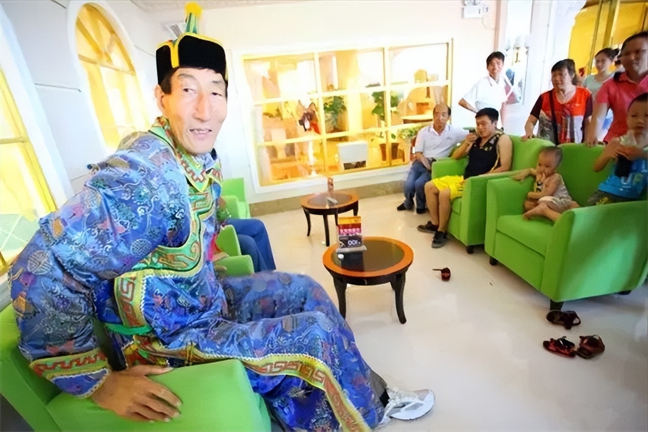 中国2米36巨人鲍喜顺现状,2米巨人鲍喜顺近况