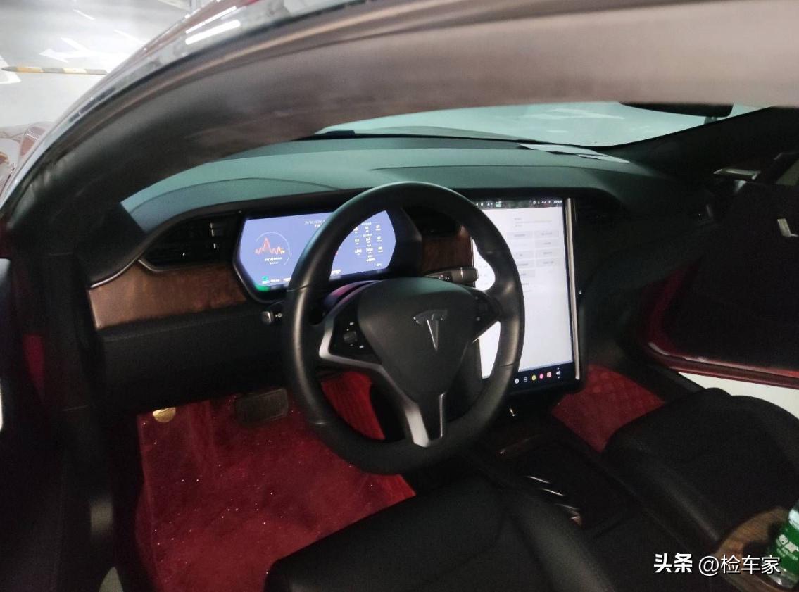 特斯拉降价啥时候是个头？老车主亏到心痛！这辆ModelS只能卖25万
