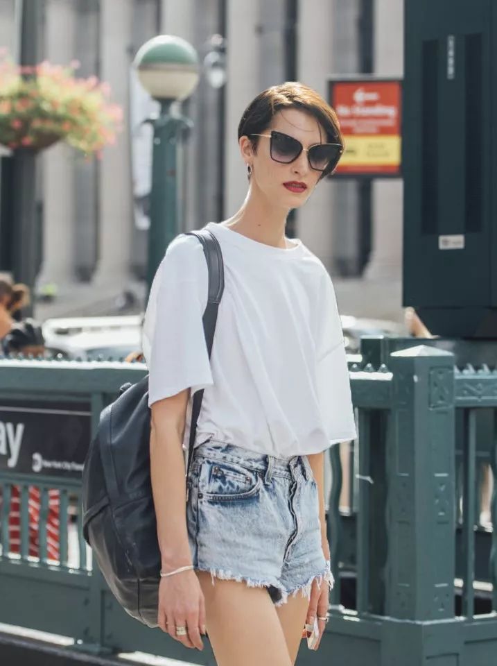 白色t恤发黄简单有效的方法,白色t恤腋窝发黄怎么洗白