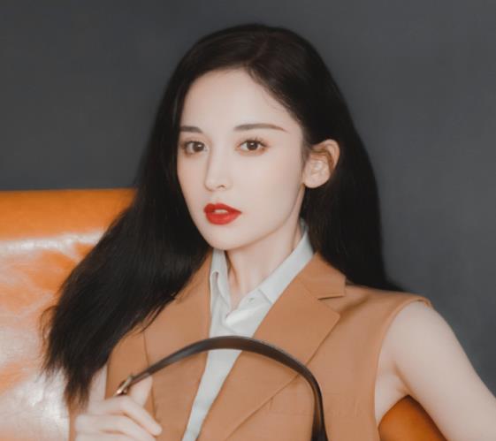 张柏芝的赘肉,张柏芝穿修身衣服