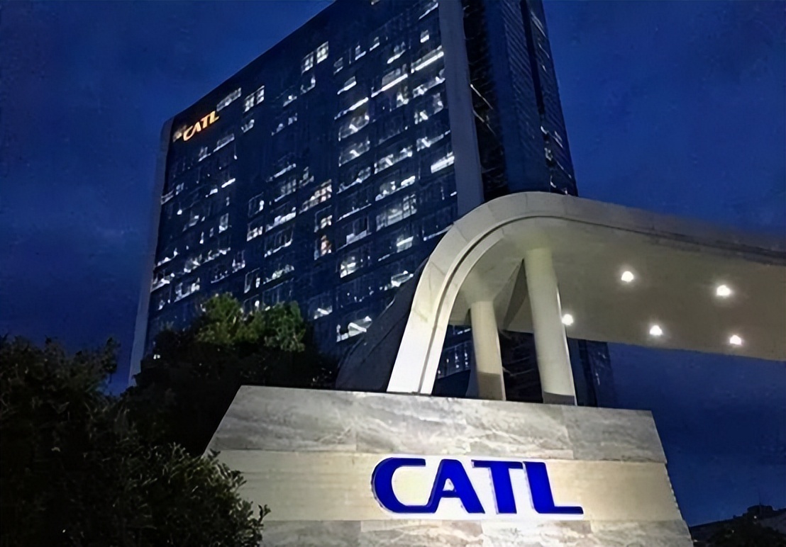 日本研发容量超8倍的新电池,到底想干嘛?中方该如何面对挑战