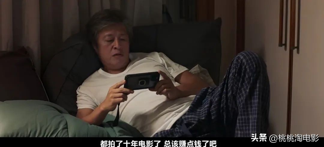 很感动，因为她一直还在坚持