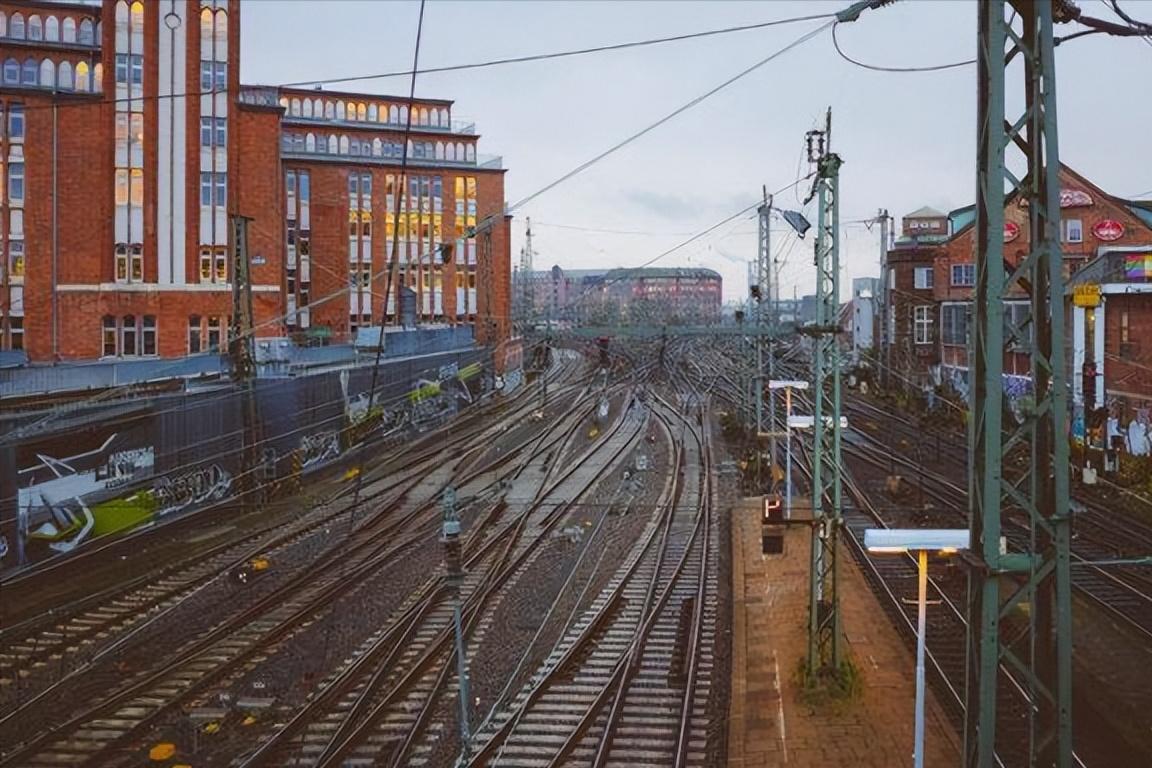 航空运输优缺点英语,现代航空运输管理