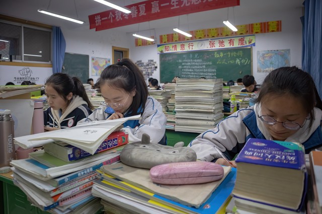 湖北省武昌实验中学2022高考成绩,垫江实验中学2020年高考成绩喜报