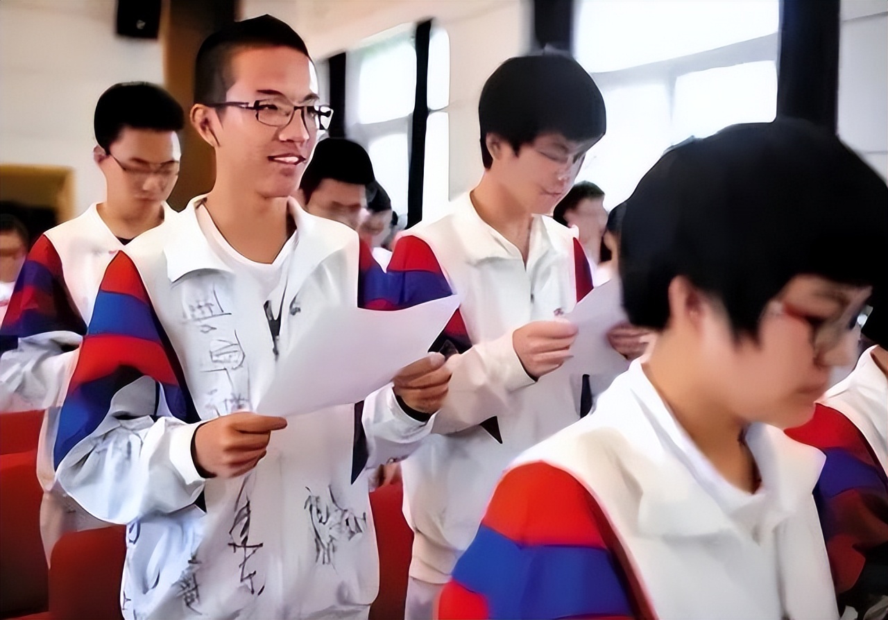 文科生和理科生毕业谁最难,文科生和理科生谁更有前途