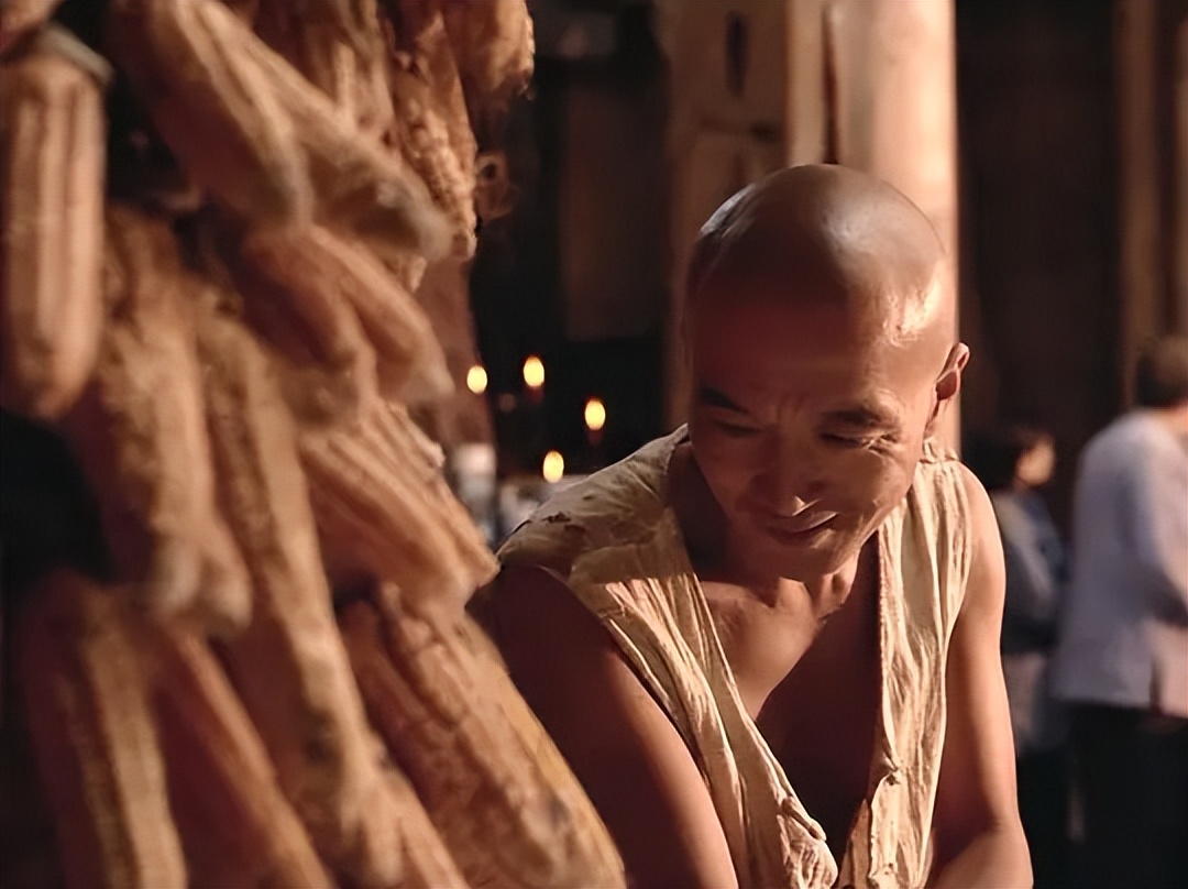 *窥偷**、*虐性**、不伦恋，这部90年代的电影戳破了压抑扭曲的人性欲望