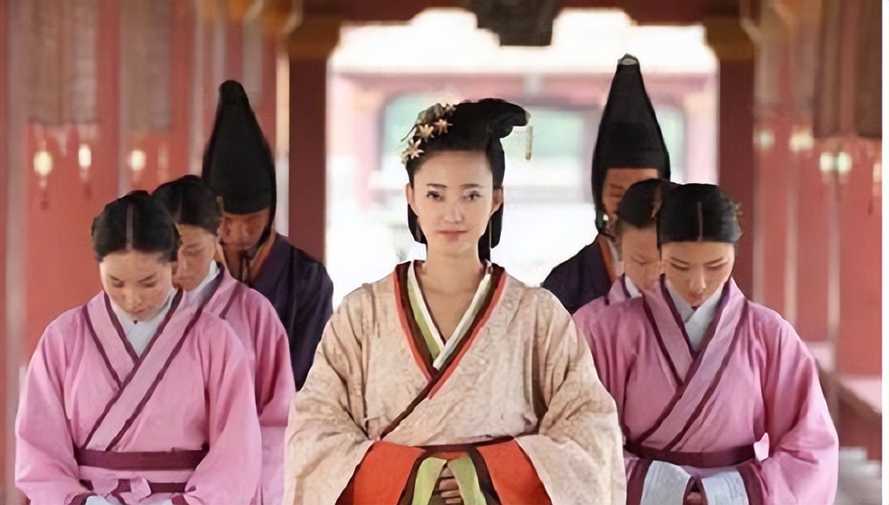 东*风汉**云：汉顺帝征求隐士，梁商女册为皇后