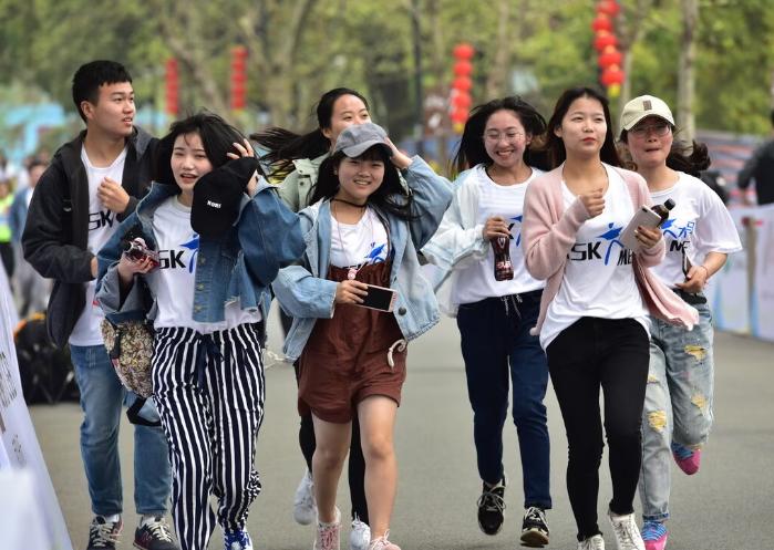 我国院校有八大等级，高考生家长要早知晓，能上第四档就很哇塞