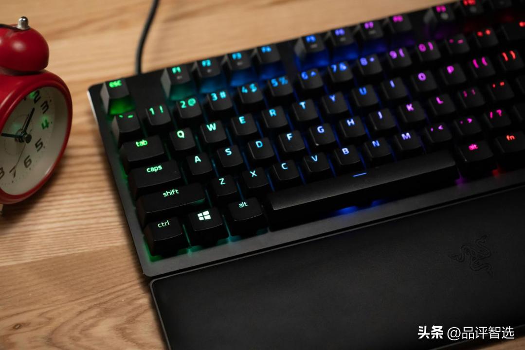 雷蛇猎魂光蛛机械键盘,雷蛇机械键盘怎么调灯光