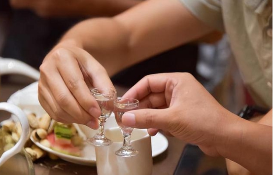 我国哪个省的白酒最好喝?经评鉴:这4款摘得桂冠,有你家乡的吗