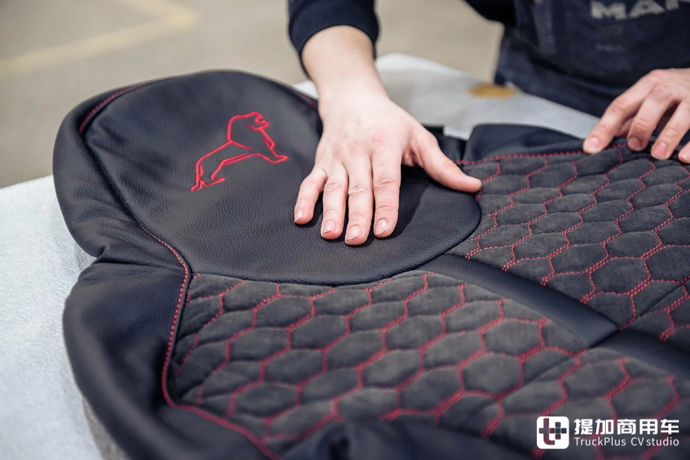 德国曼恩重卡改装,德国曼恩牵引车改房车